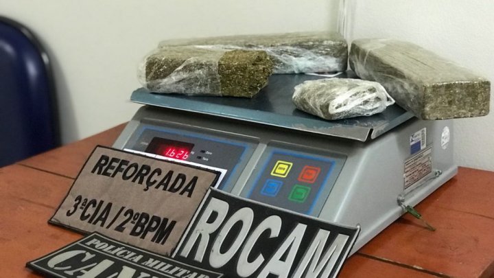 AÇÃO CONJUNTA DA PM PRENDE SUSPEITO COM ARMAS, MUNIÇÕES E DROGAS EM CHAPECÓ