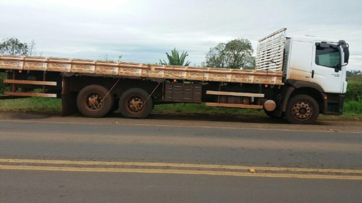 PM e PRF em atuação conjunta apreendem em Chapecó caminhão com registro de furto