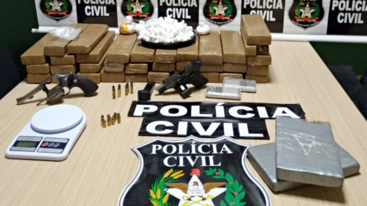 Foragido de Chapecó é preso em Herval d´Oeste com drogas e armas