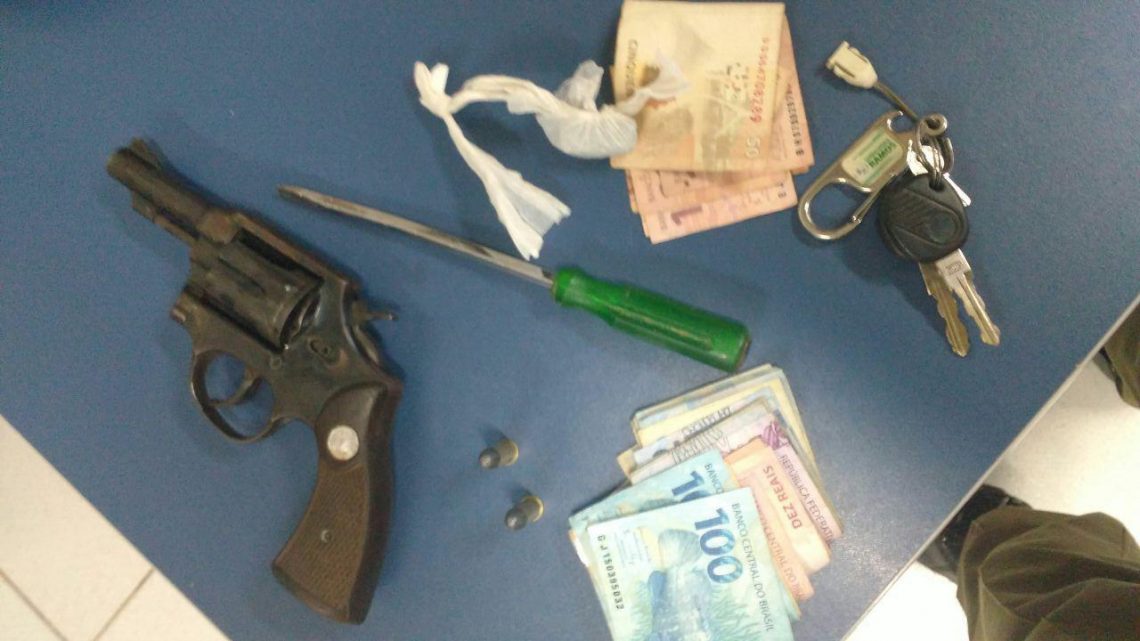 PM detém quarteto com arma ilegal em Nova Erechim