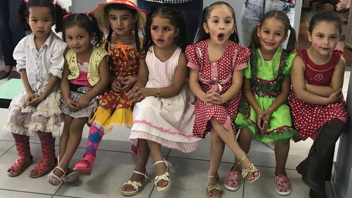 Escolas realizam Festas Julinas em Chapecó
