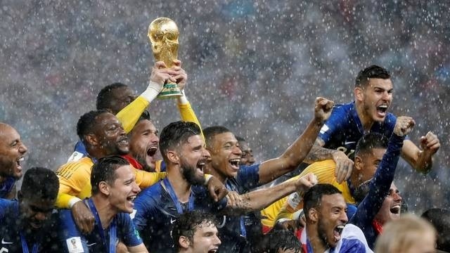 França vence Croácia e é bicampeã do mundo