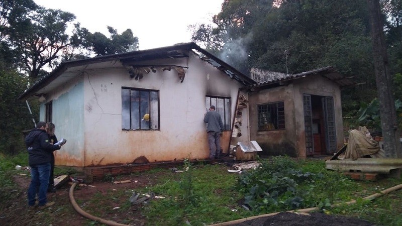 Idosa morre carbonizada em incêndio de residência em Xanxerê