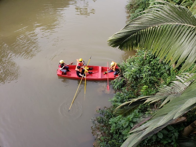 Jovem de 21 anos morre afogado ao tentar resgatar chinelo que caiu em rio