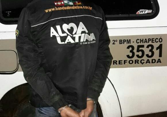Homem com mandado de prisão em aberto no PR é preso em Chapecó