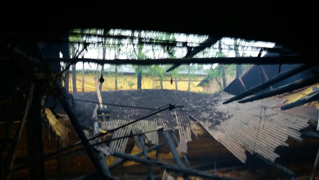 Incêndio destrói parte de aviário no interior de Palmitos