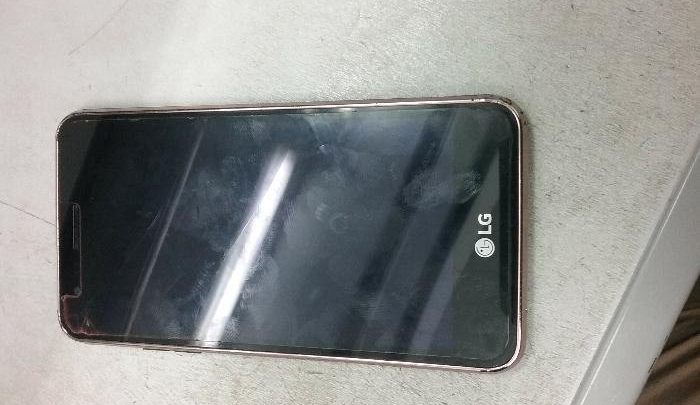Quatro homens furtam celular de vítima no centro de Chapecó