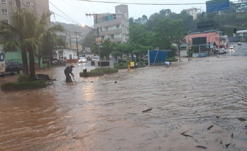 Transtornos e muito prejuízo em Ouro, Zortéa e Capinzal devido as fortes chuvas