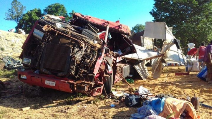 Caminhoneiro morre em tombamento na SC-161 em Romelândia