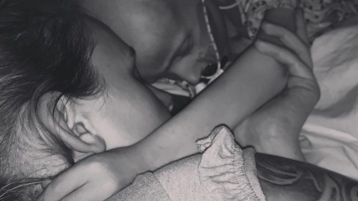 Menino de 5 anos pede desculpas a mãe ao morrer de câncer