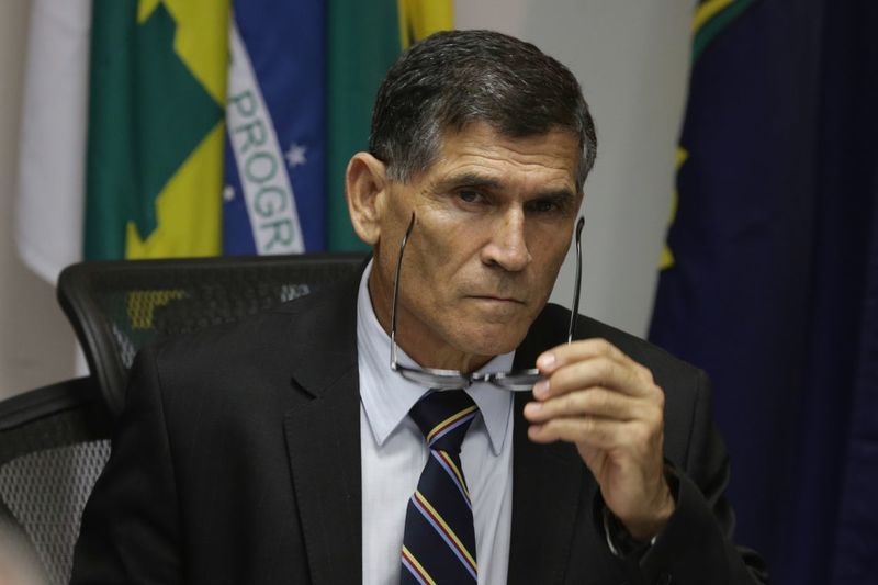 Bolsonaro escolhe general Santos Cruz secretário de governo