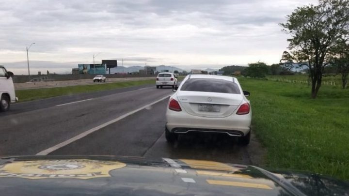 Carro de luxo evadiu-se de pedágio quase 300 vezes