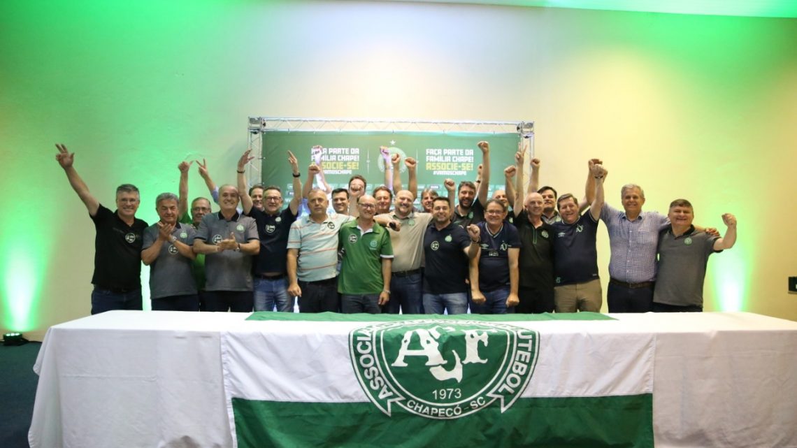 Plínio David de Nes Filho, o Maninho, é reeleito presidente da Chapecoense