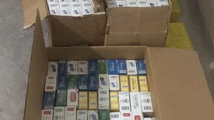Dois homens são presos por contrabando de cigarros no camelódromo de Chapecó