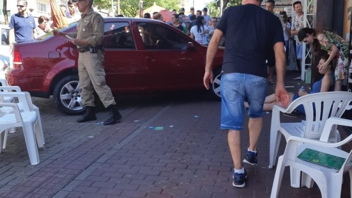 Polícia Civil indicia senhora causadora do acidente onde uma jovem morreu e outra ficou ferida no centro de Chapecó