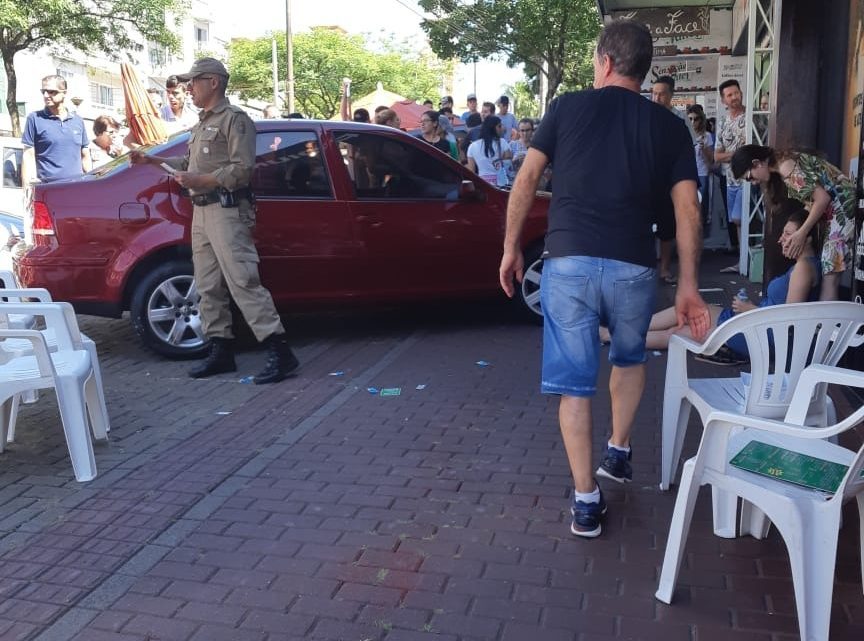 Polícia Civil indicia senhora causadora do acidente onde uma jovem morreu e outra ficou ferida no centro de Chapecó