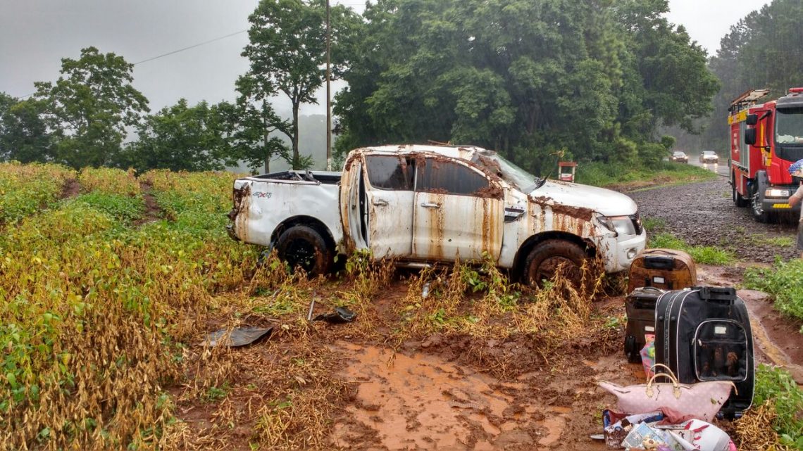 Capotamento é registrado na BR-282