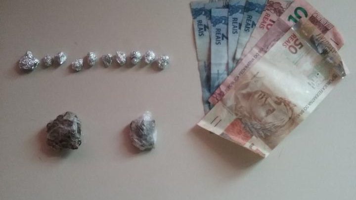Adolescente é detido vendendo drogas no Universitário