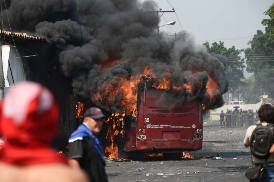 Choques na Venezuela deixam ao menos quatro mortos na fronteira com o Brasil