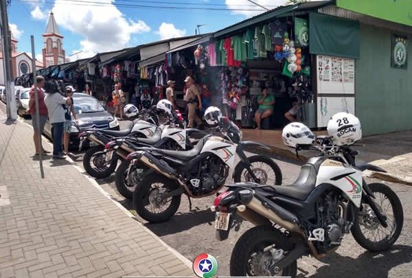 Polícia Militar deflagra operação “Varejo” contra comércio ilegal de cigarros contrabandeados