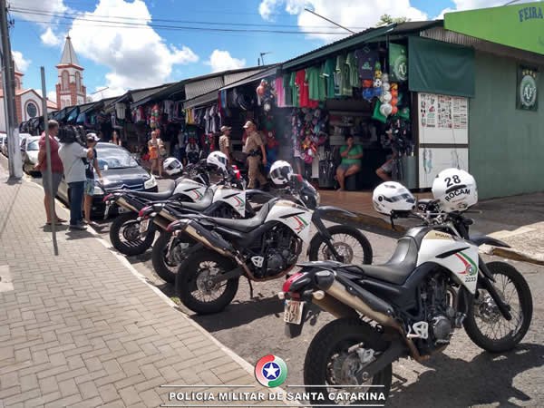 Polícia Militar deflagra operação “Varejo” contra comércio ilegal de cigarros contrabandeados