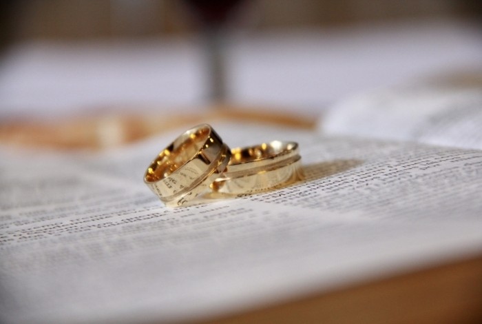 Mulher pede divórcio em três minutos de casamento após marido chamá-la de ‘estúpida’