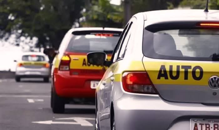 Aluna é abusada por instrutor de auto-escola