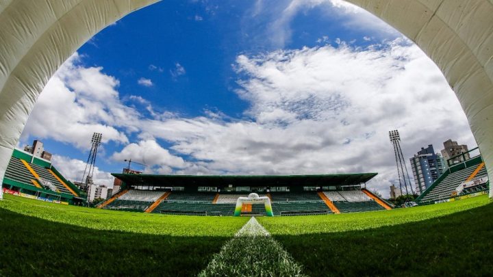 Chapecoense recebe o Tubarão hoje a noite na Arena Condá