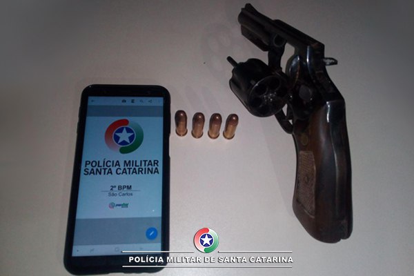 Homem é preso por porte ilegal de arma de fogo em São Carlos