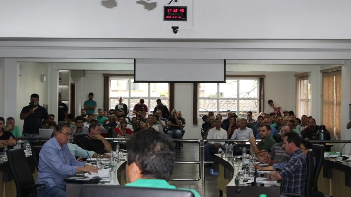 Motoristas de aplicativo (UBER, Garupa) reagem e vereadores recuam na aprovação do projeto em Chapecó