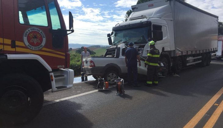 Urgente Acidente grave na BR-282 mata duas pessoas