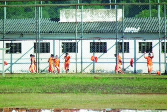 Agentes penitenciários evitam fuga de presos na madrugada em Chapecó