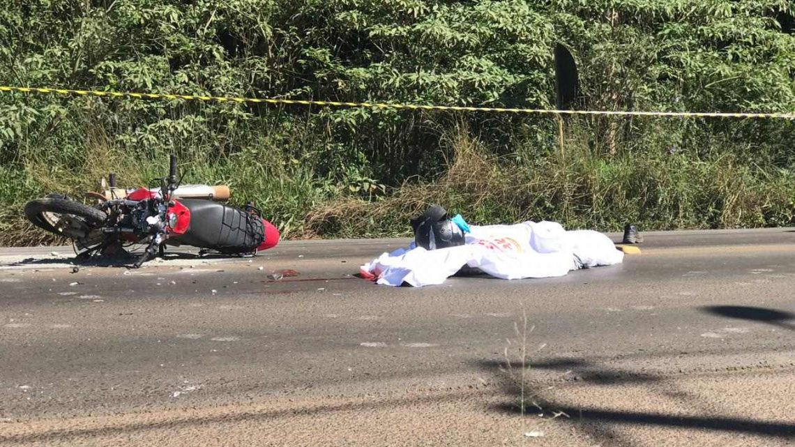 Motociclista morre ao colidir de frente com caminhão na Leopoldo Sander