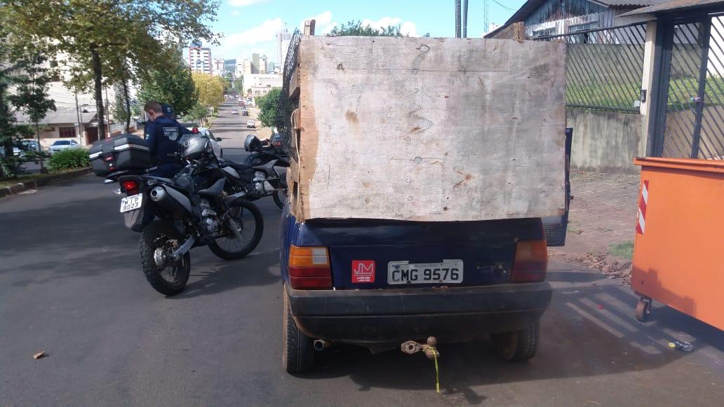 Guarda Municipal recupera veículo furtado fazendo coleta de recicláveis em Chapecó