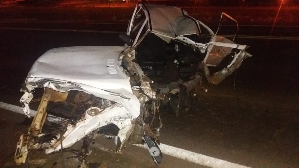 Acidente entre carros deixa 2 homens mortos na BR-282 em Ponte Serrada