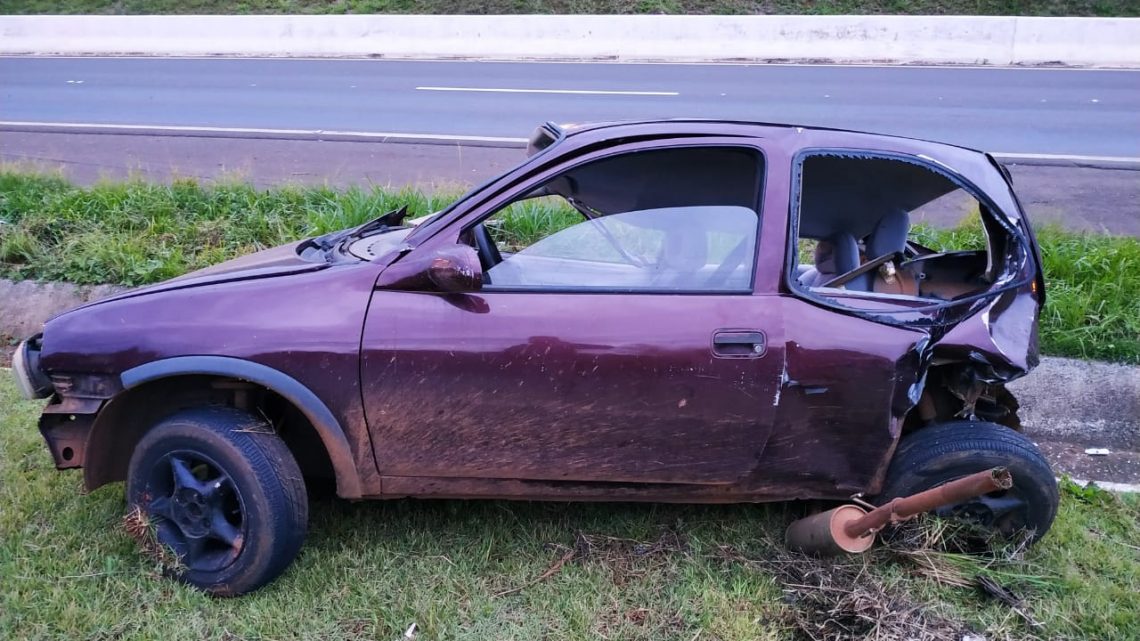 Colisão traseira na BR-480 deixa uma vítima ferida gravemente