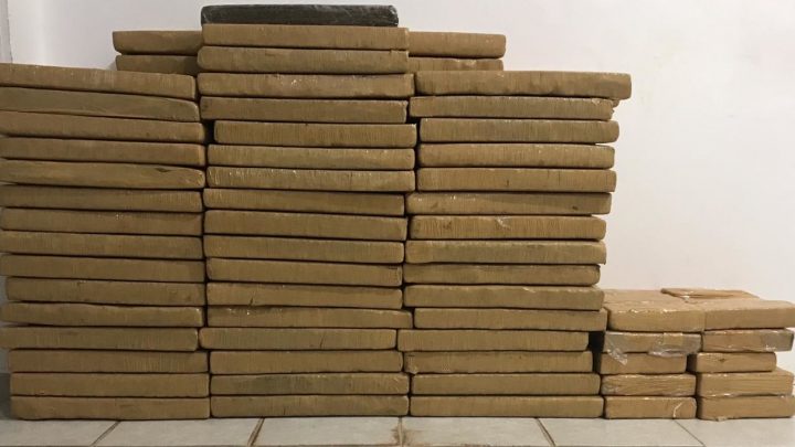 PM e PRF apreendem 202kg de maconha em Chapecó