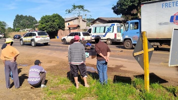 Morre motociclista de Chapecó que colidiu com caminhão na ERS 324 em Três Palmeiras