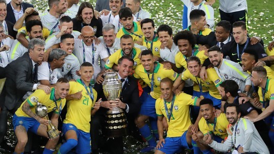 Brasil bate o Peru no Maracanã e vence a Copa América pela nona vez