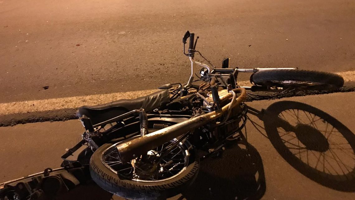 Motociclista morre após colisão com caminhão e outros veículos na BR-480