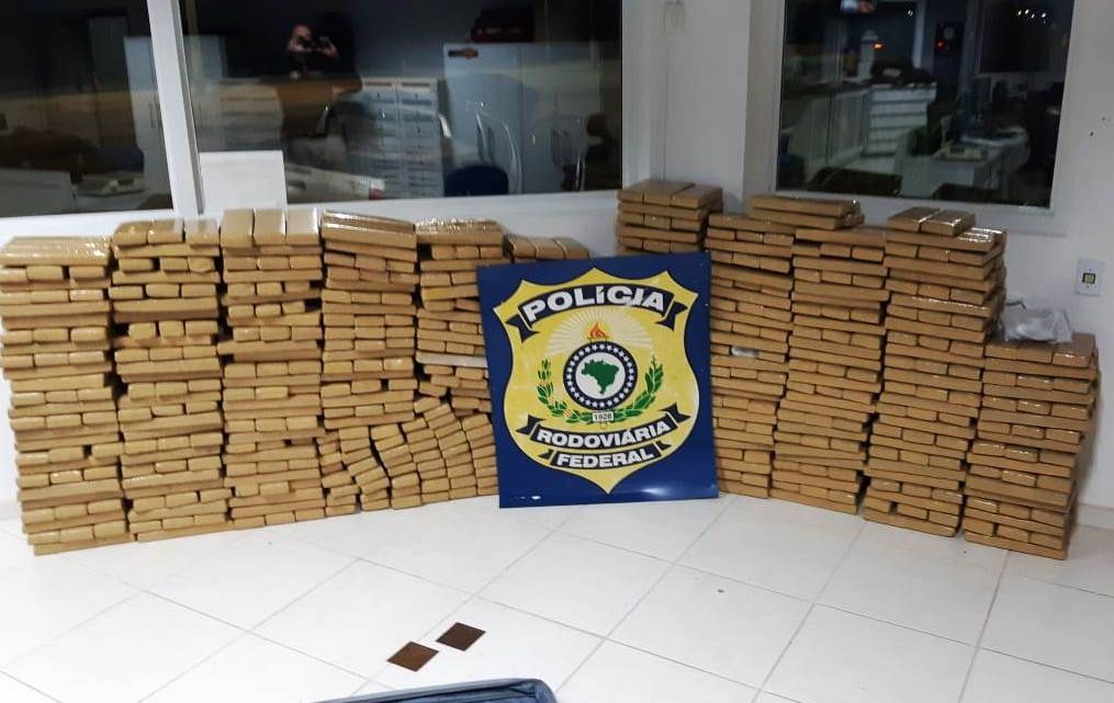 PRF apreende 820 quilos de maconha na BR-101 em SC