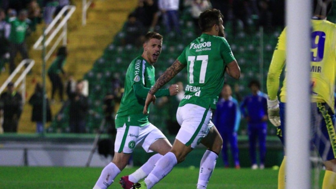 Chape desbanca o Avaí e retoma caminho das vitórias no Brasileirão