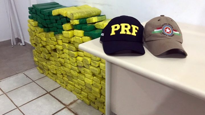 Ação conjunta PRF e PM apreende 250 kg de maconha na BR 480 em Chapecó