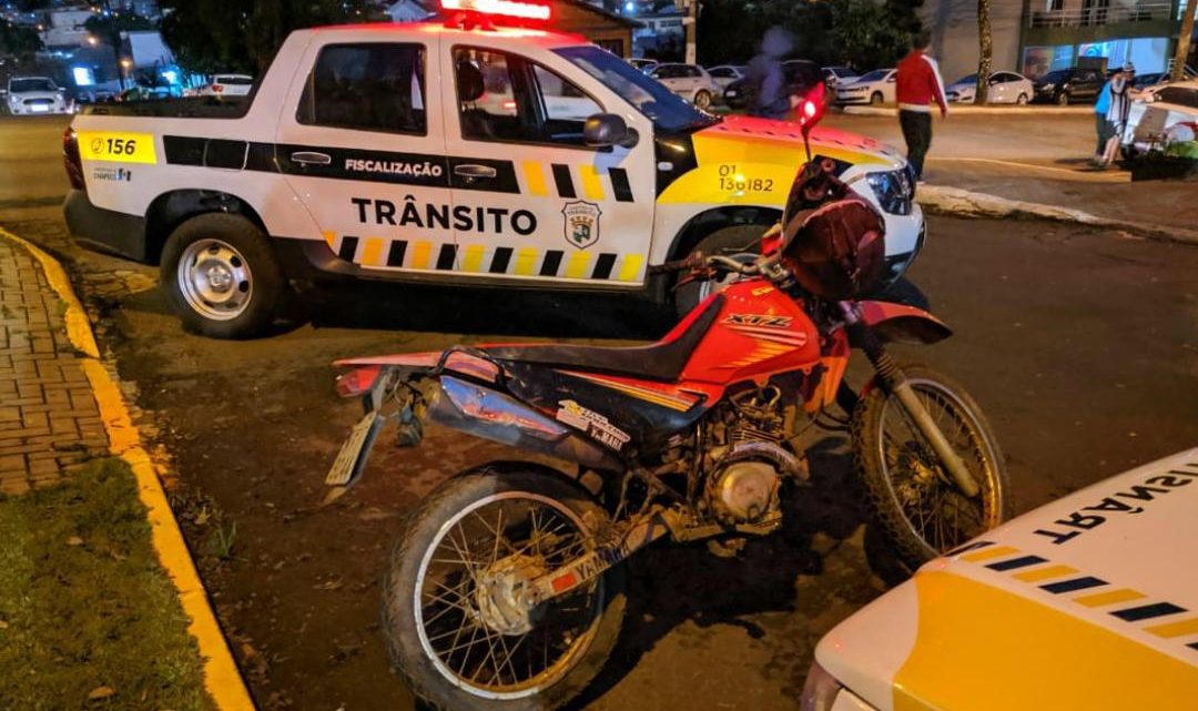 Agentes de trânsito recuperam motocicleta menos de três horas após seu furto em Chapecó