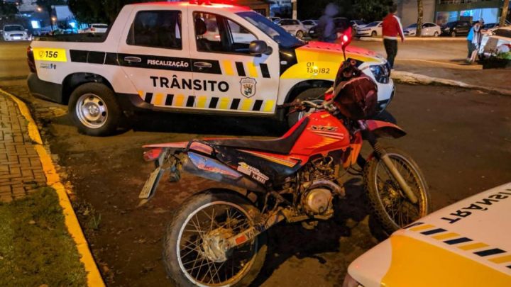 Agentes de trânsito recuperam motocicleta menos de três horas após seu furto em Chapecó