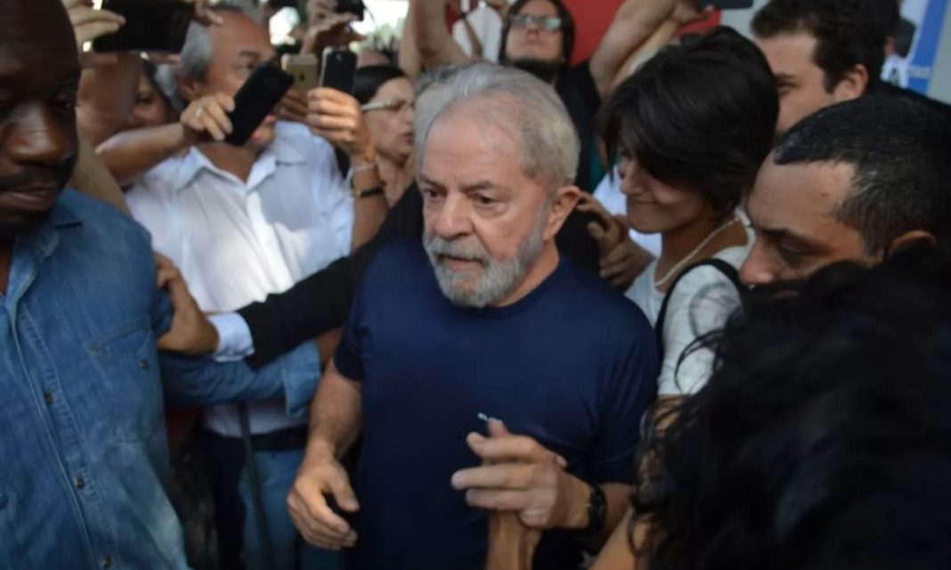 Justiça autoriza transferência de Lula para São Paulo