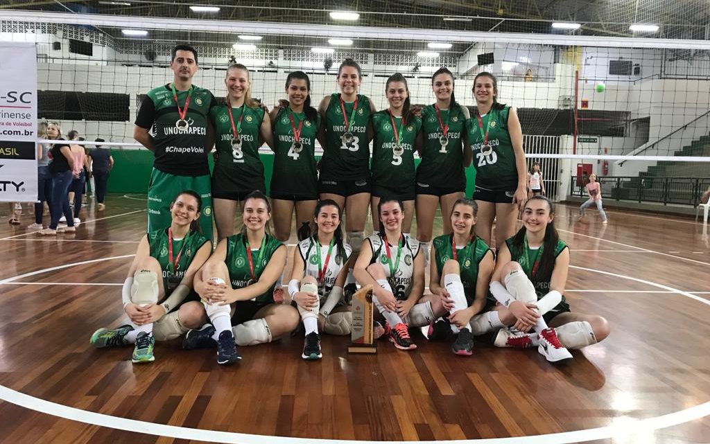 ChapeVôlei conquista vice-campeonato infanto