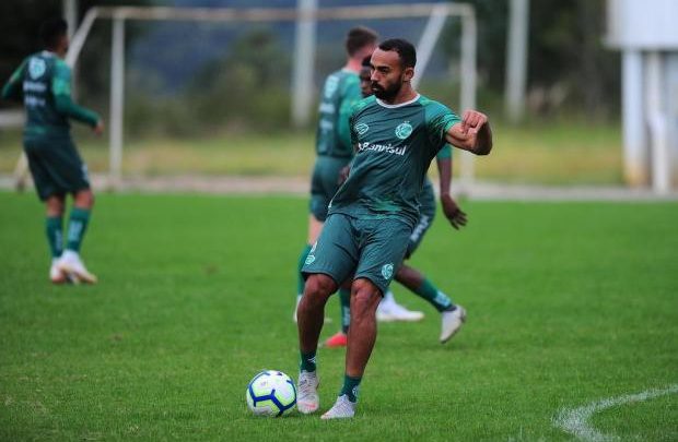 Atacante Dalberto é emprestado pelo Juventude para a Chapecoense