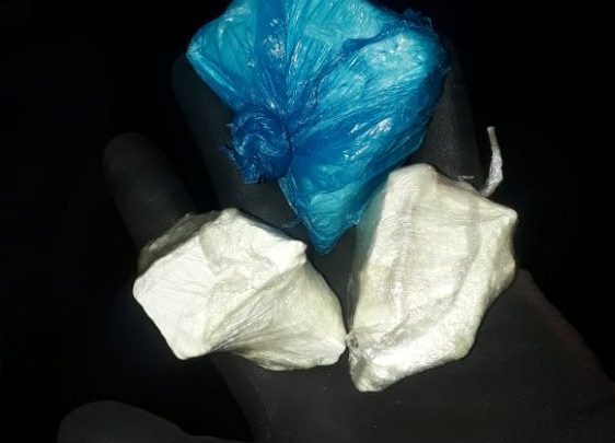 Mulher de Concórdia presa com mais dois por tráfico de drogas escondia cocaína nas partes íntimas