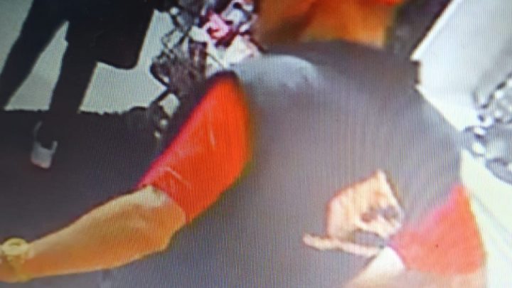 Assaltante vestido com colete de CTG rouba vibradores e lingeries em sex shop